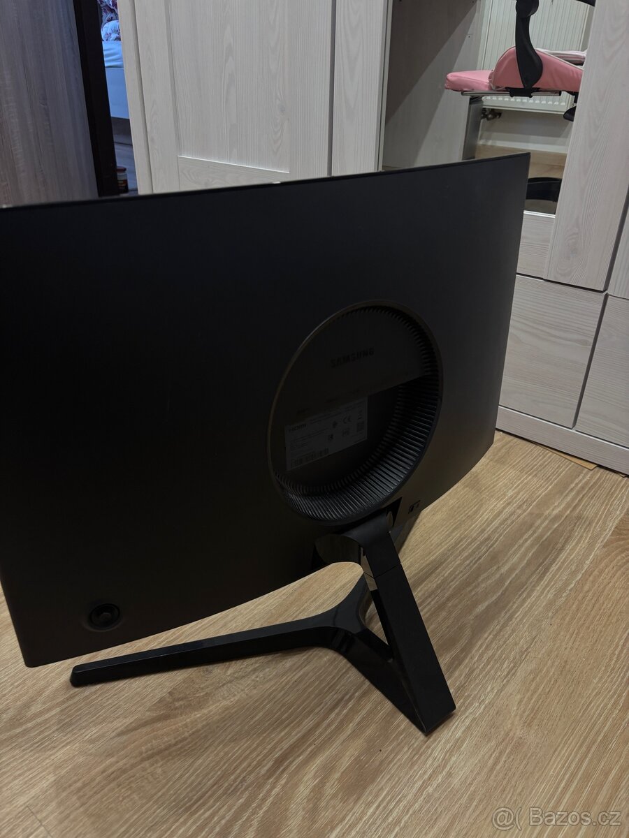 Herní monitor Samsung Odyssey G5 - 2