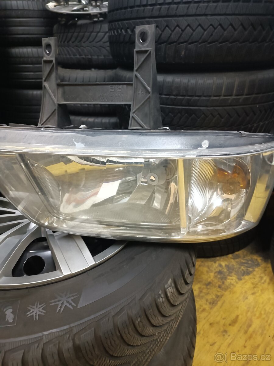 Přední světla L+P VW T5 - 2