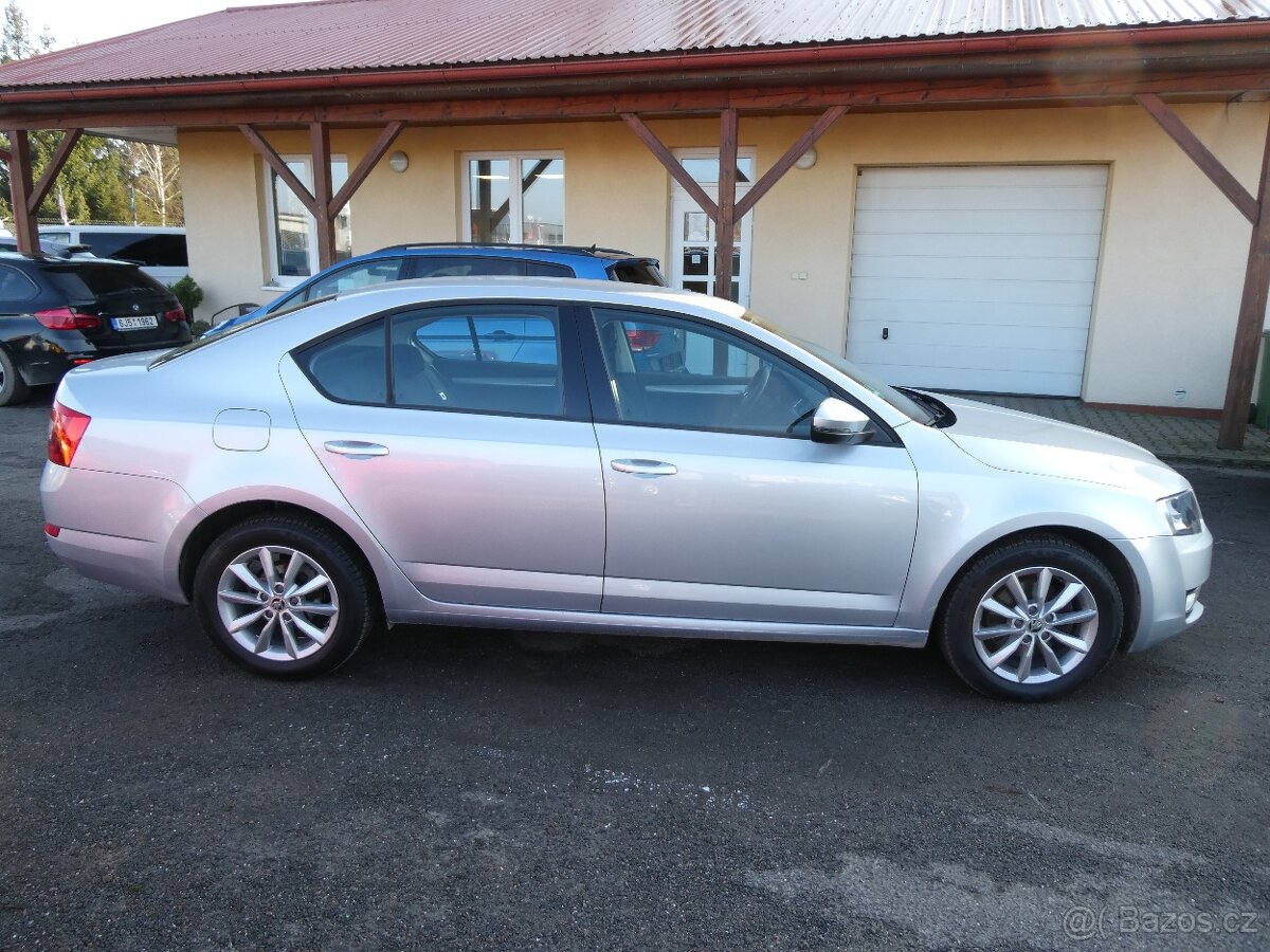 Škoda Octavia 1.6 TDi 77kW, ČR, 1.majitel, DPH, auto. klima - 2