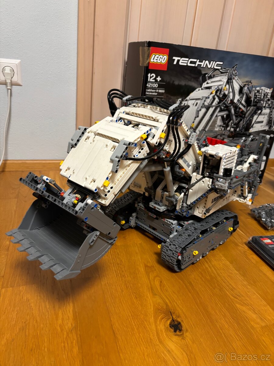 Lego technic 42100 - Liebherr R 9800 Excavator - 2