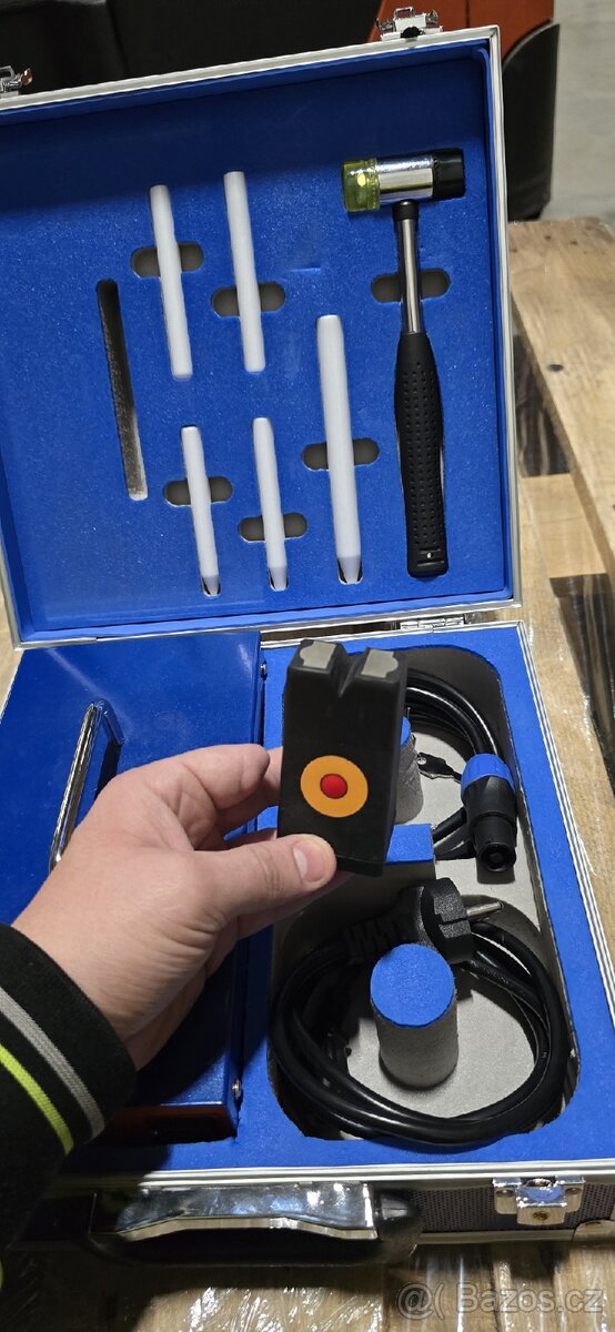 Přístroj na odstranění promáčklin - 2