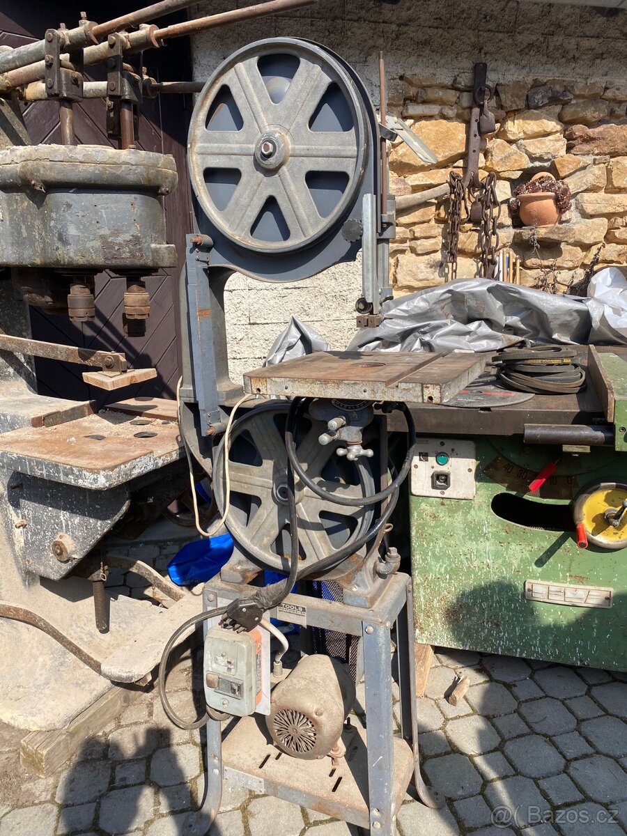 Pásová pila menší - 2