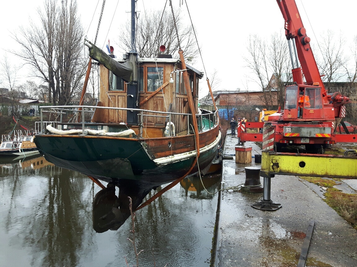 KUTR, LOĎ - 2