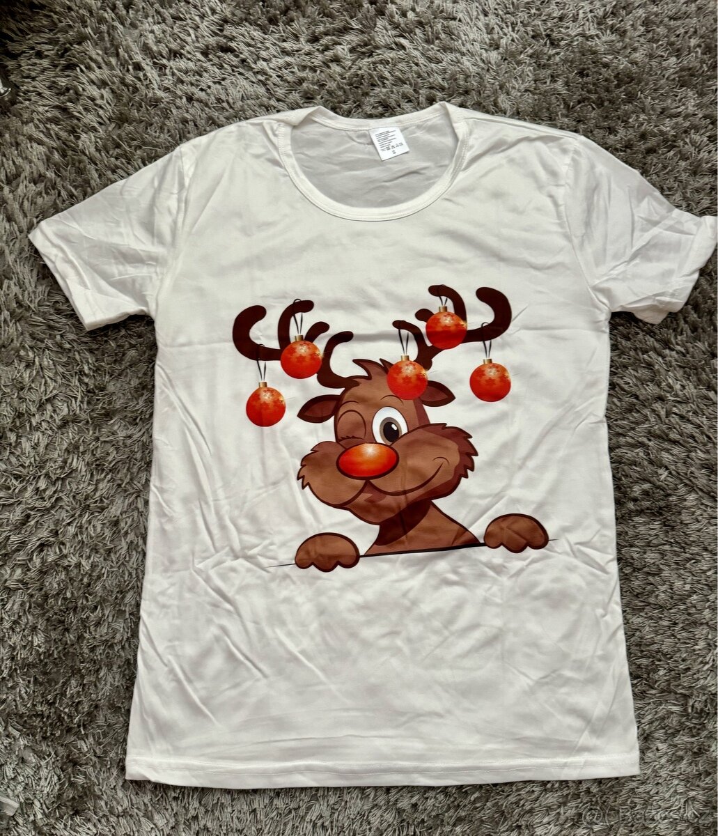 Nové tričko se sobem oversized - 2