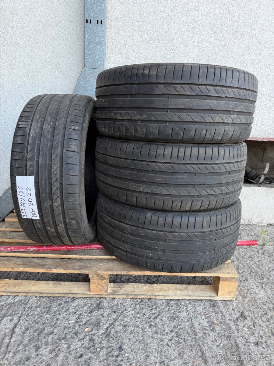 Prodám 255/40/20 letni - 2
