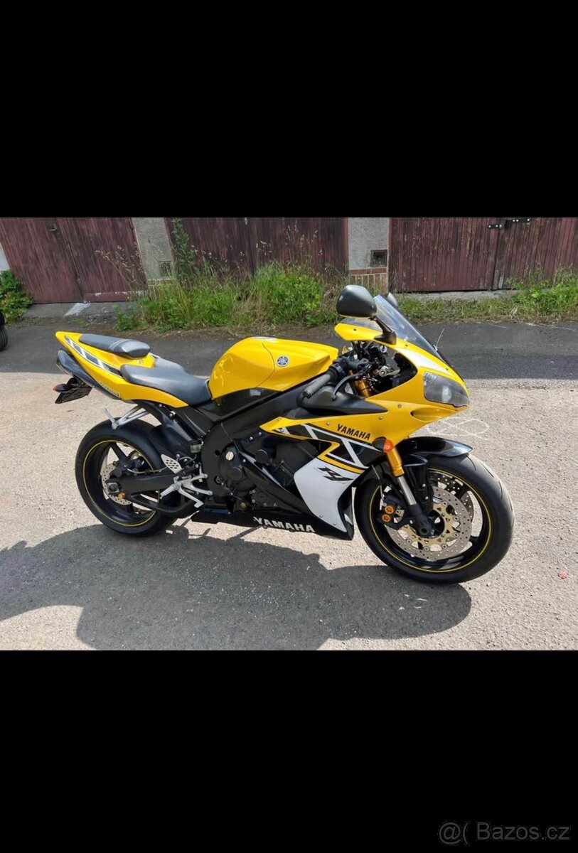 Yamaha R1 - 2