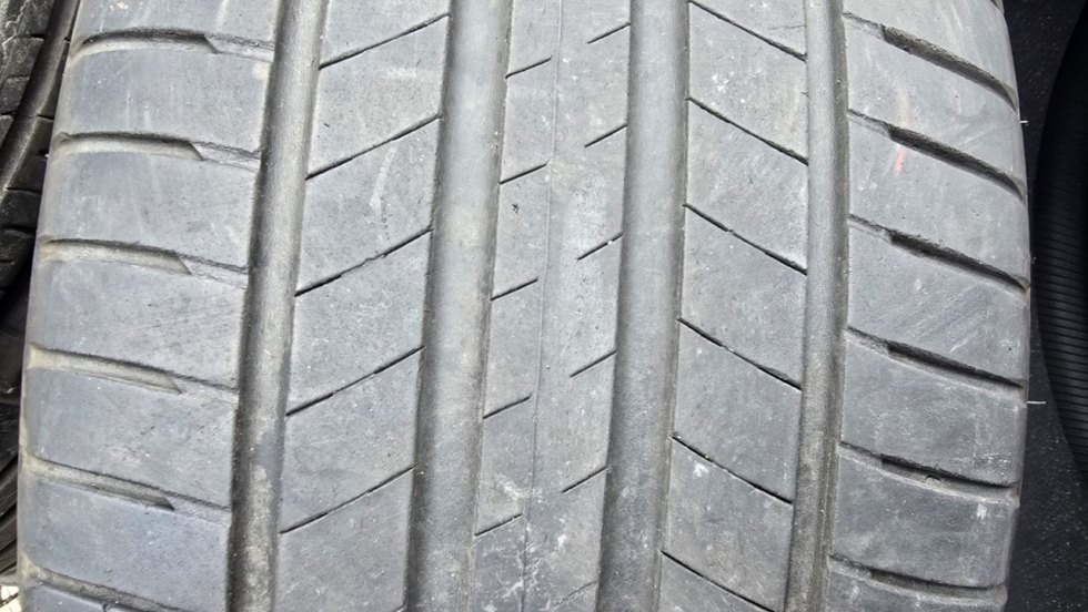 Letní pneu 255/40/20 Bridgestone - 2