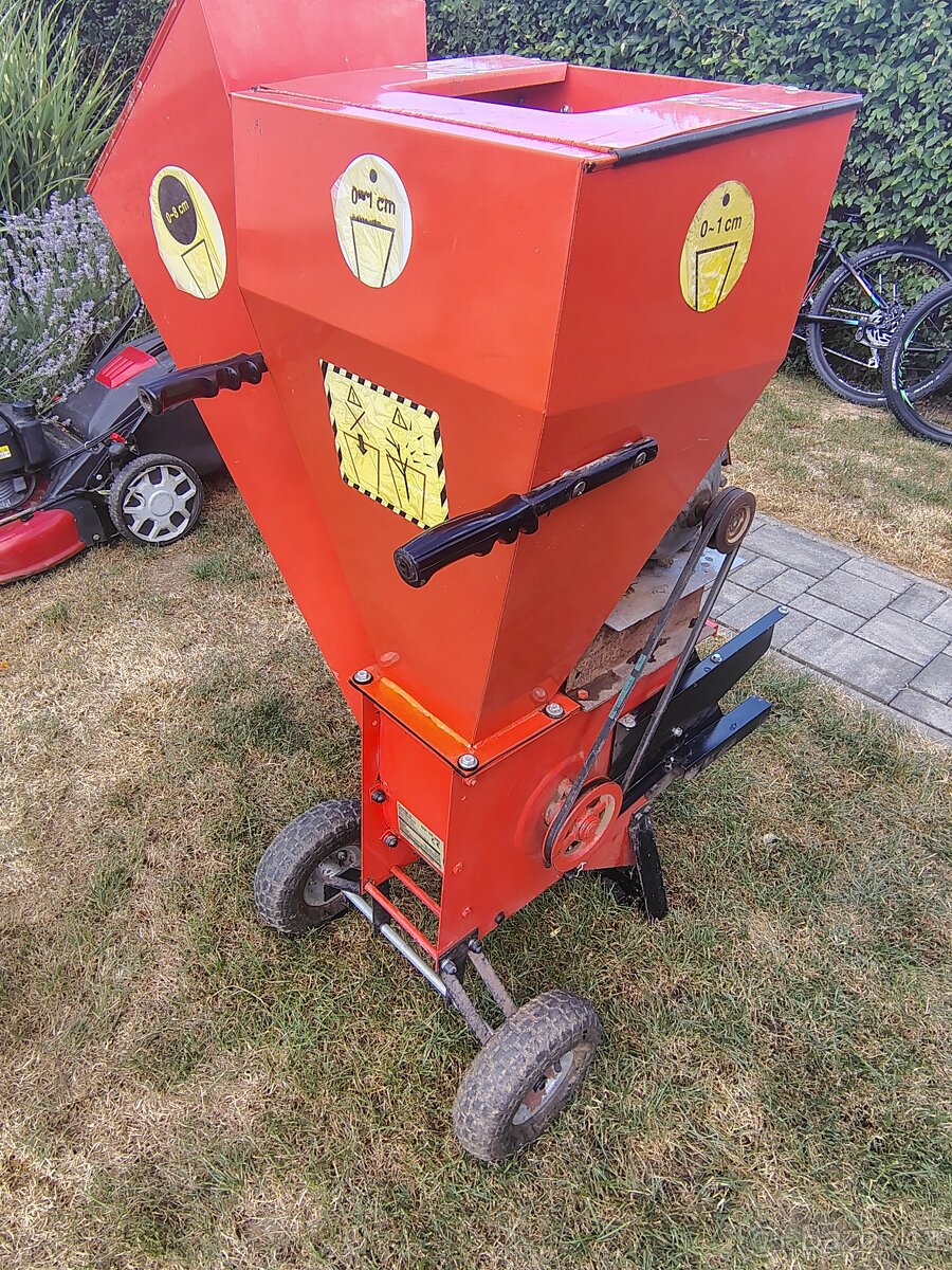 Garse DK455 - drtič/štěpkovač větví s elektromotorem - 2