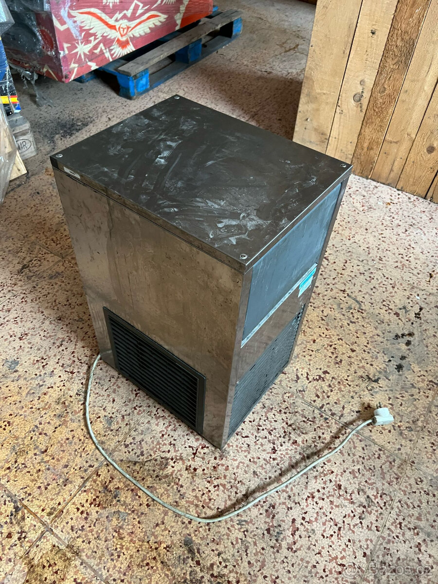 Gastro výrobník ledu COMPACT CP 22E - 2