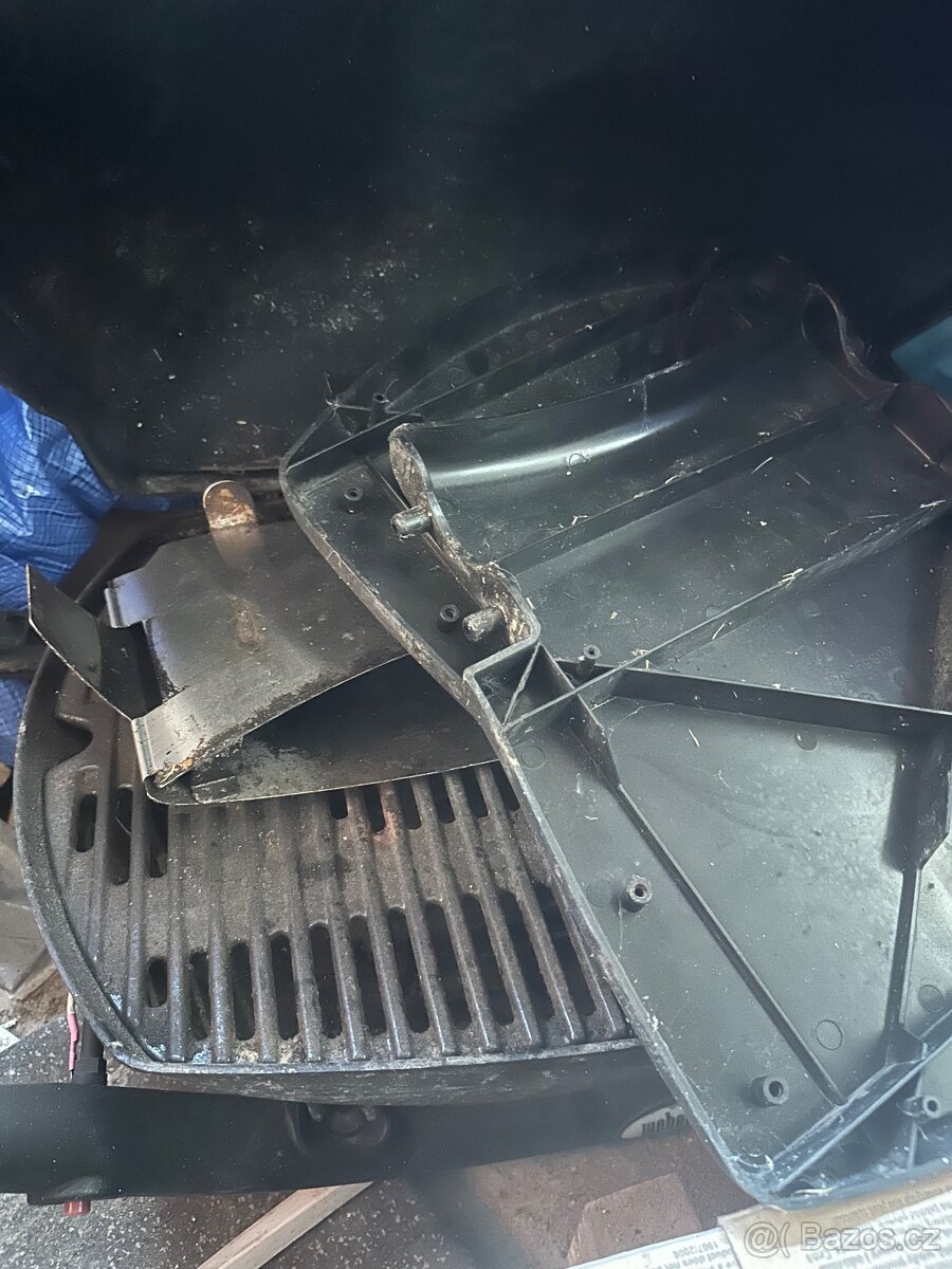 Weber grill na uhlí - 2