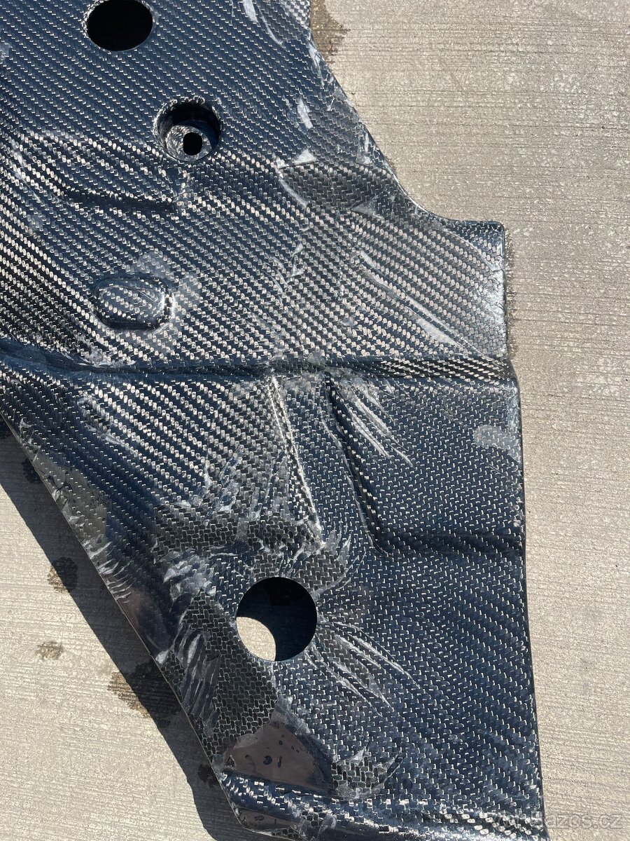 Ford Mustang carbon - 2