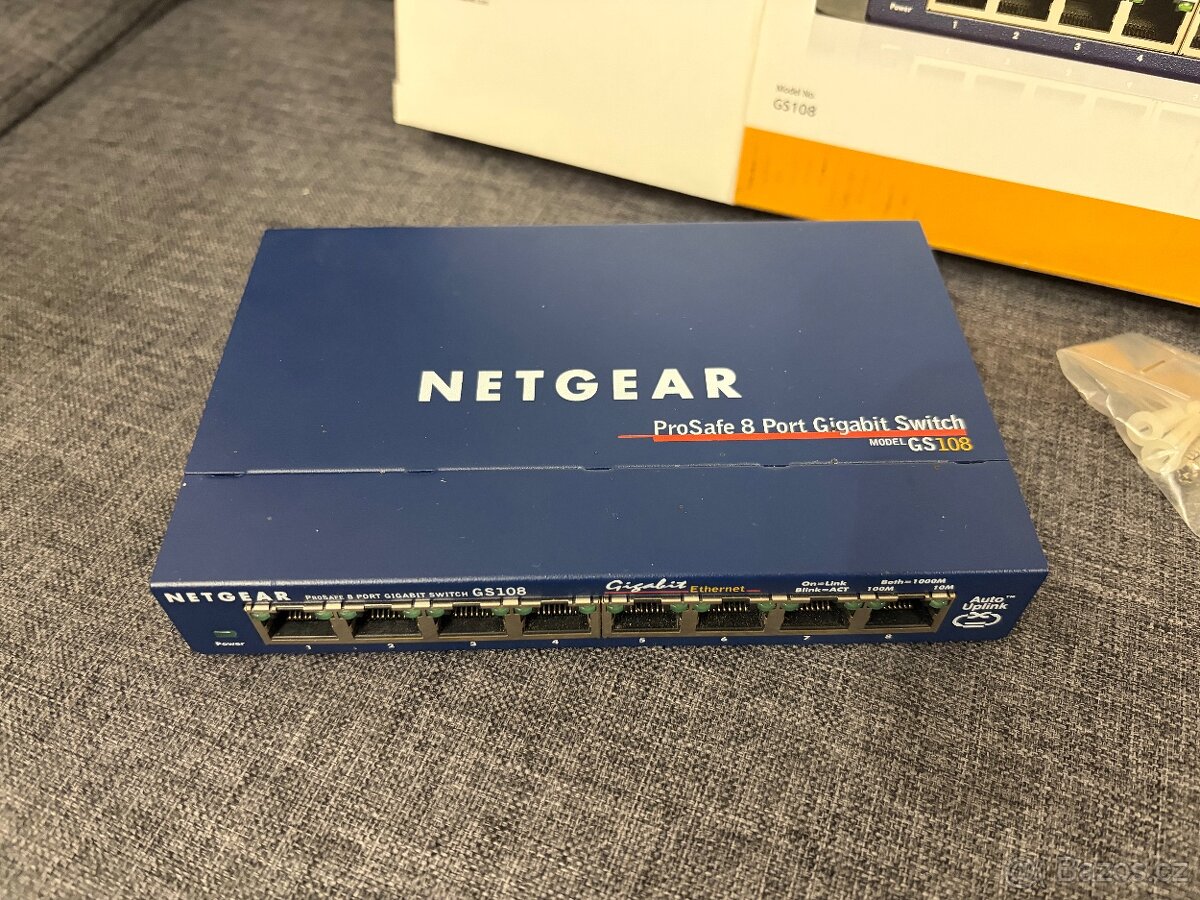 Prodám switch Netgear Prosafe GS108 - 2