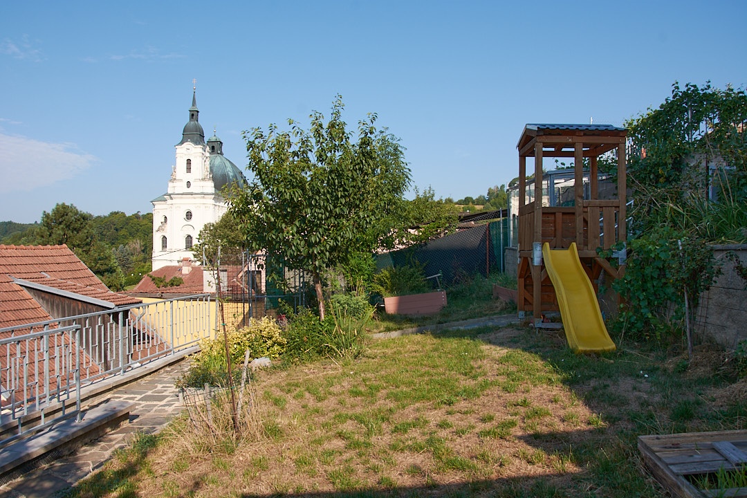 Prodej dvougeneračního domu ve Křtinách - 2