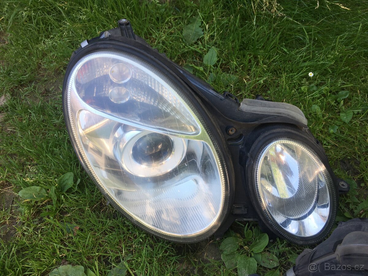 Přední světla na MB W211 E270 - 2