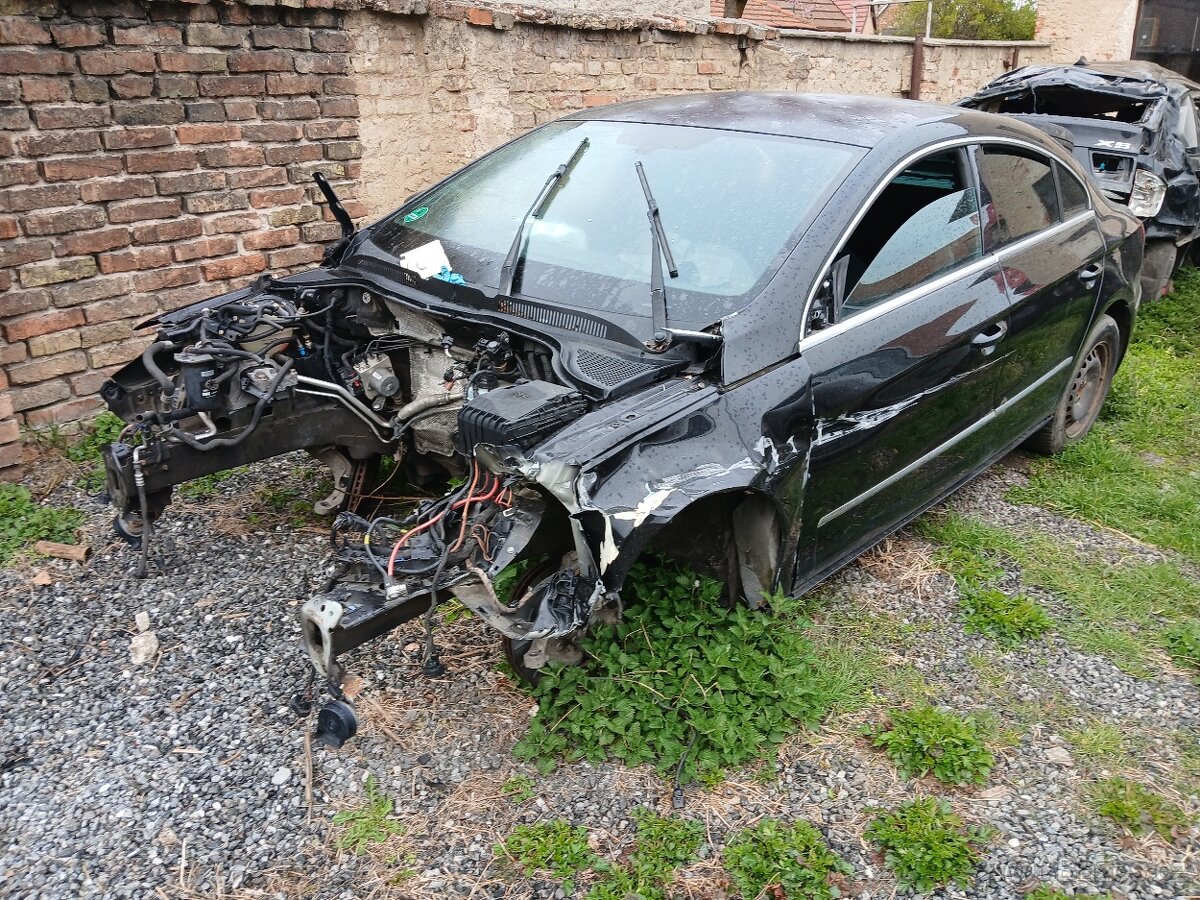 VW Passat CC 2.0TDI prodám dily LC9X - 2