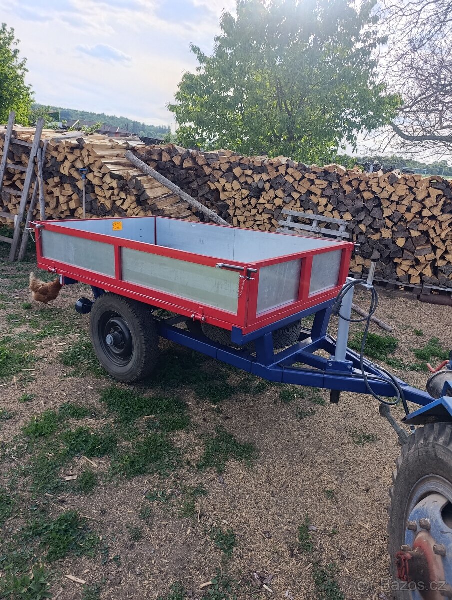 Prodám sklápěcí vlek , káru - 2