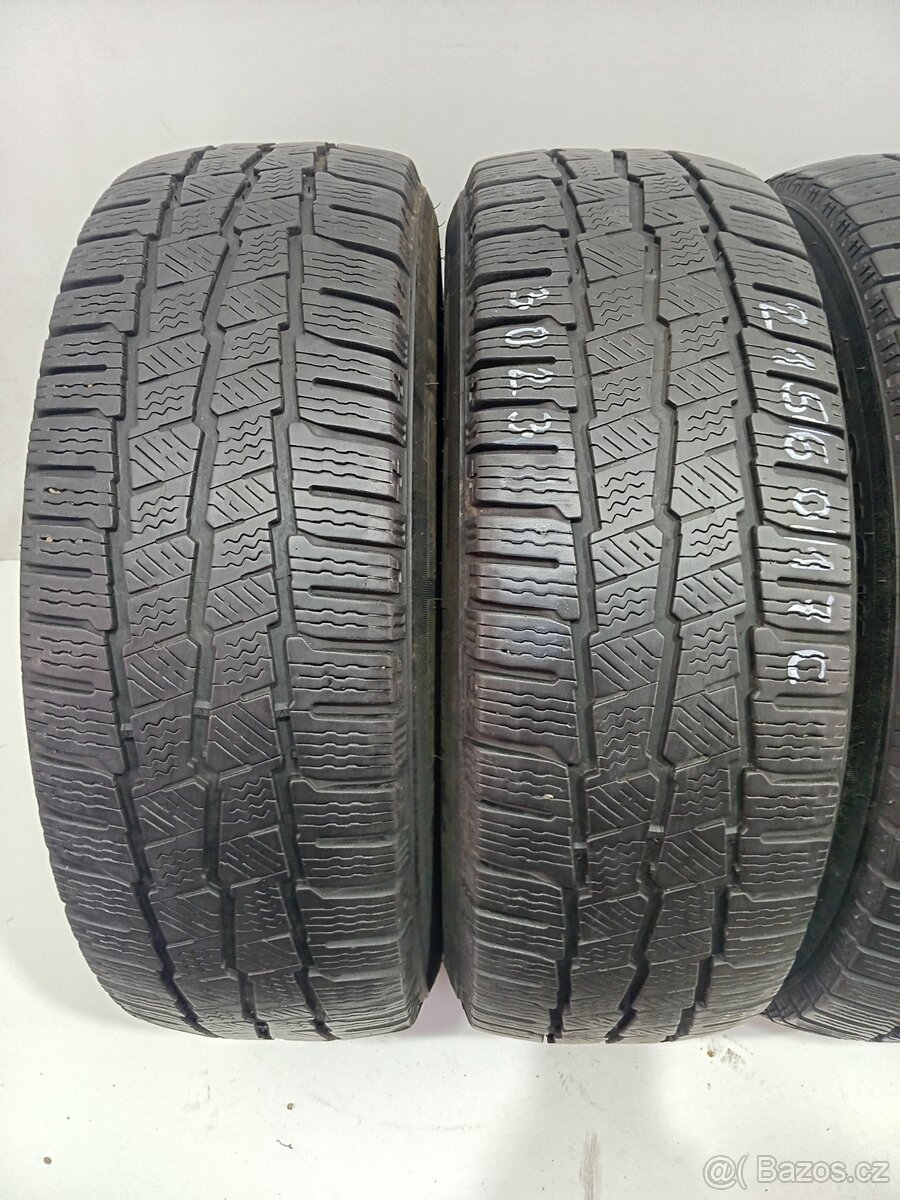 Zimní pneu 215/60/17C Michelin+Maxxis - 2