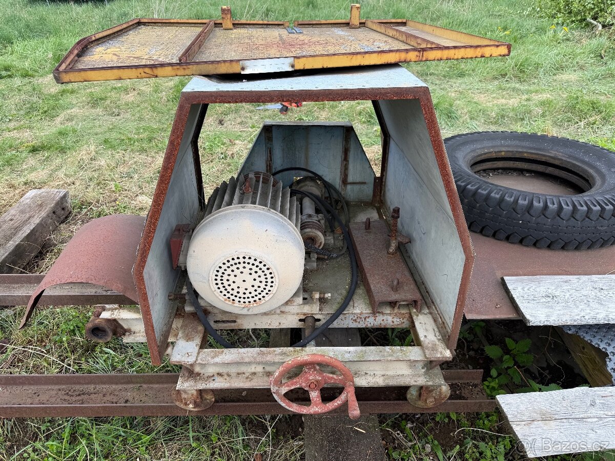 Pojízdná pásová / kmenová pila na dřevo - katr - 2