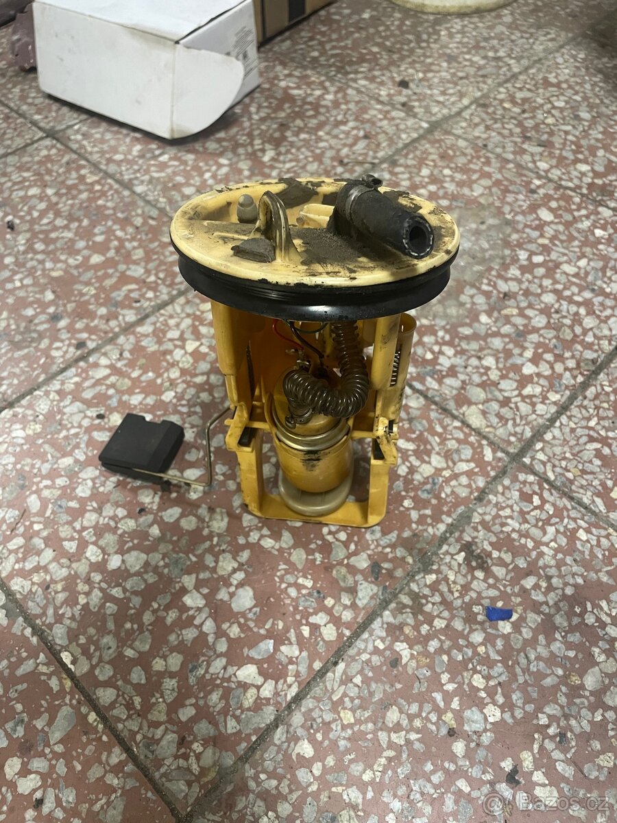 BMW e46 320d podavací čerpadlo - 2