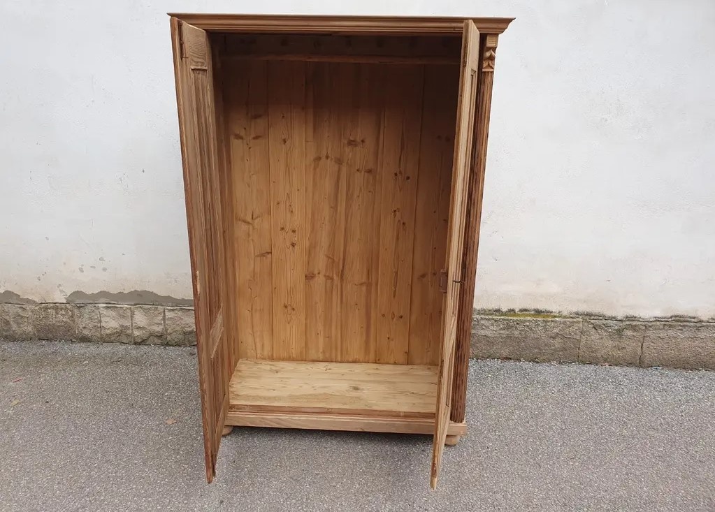 STAROŽITNÁ MODŘÍNOVÁ SKŘÍN PO CELKOVÉ RENOVACI - 2