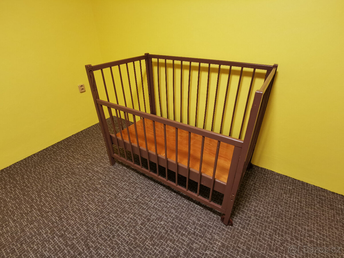 Dětská postýlka retro. - 2