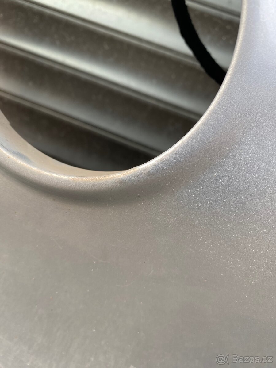 VW Golf 5 kufrové dveře LA7W - 2