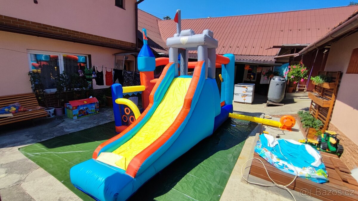 Skákací hrad - Pronájem - 2