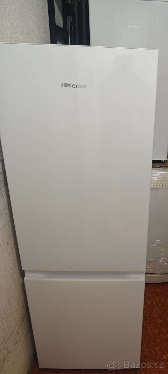 Lednice s mrazákem. - 2