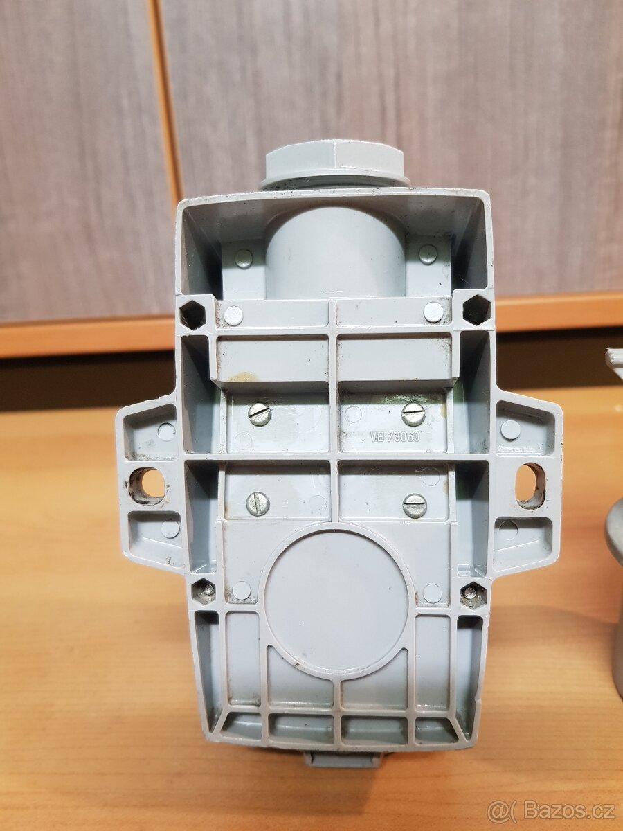 Zástrčka, zásuvka 400V /380V/ - 2