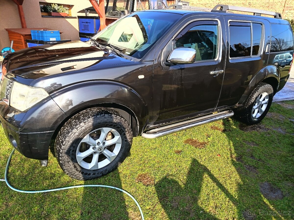 Nissan pathfinder - 2