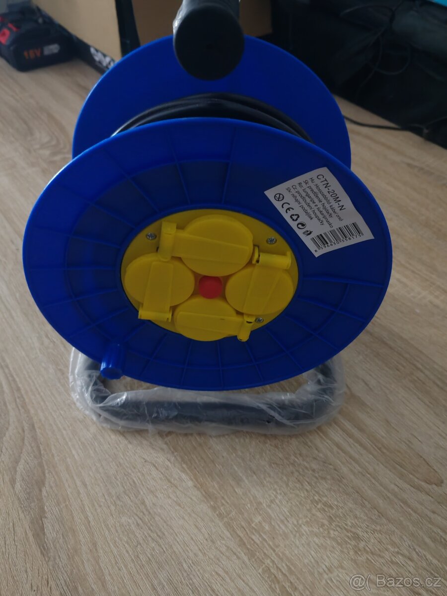 Prodlužovaci kabel kotouč 20m - 2