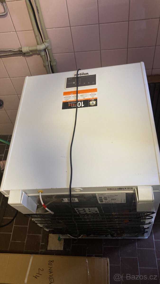 Úsporný pultový mrazák Whirpool - 2