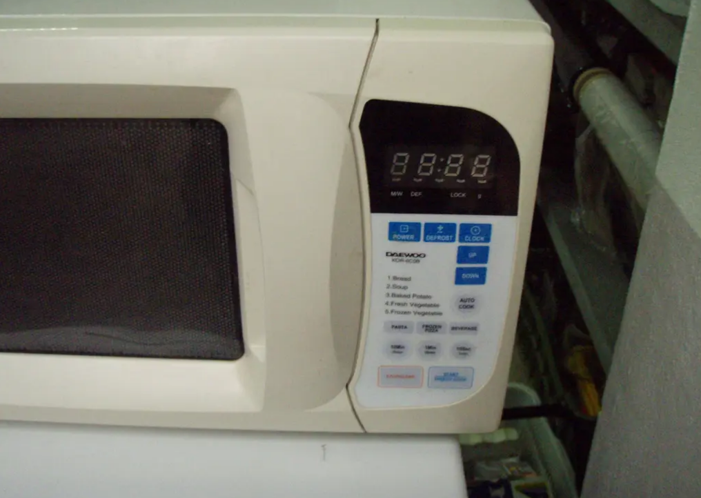 MIKROVLNKA DAEWOO - 2