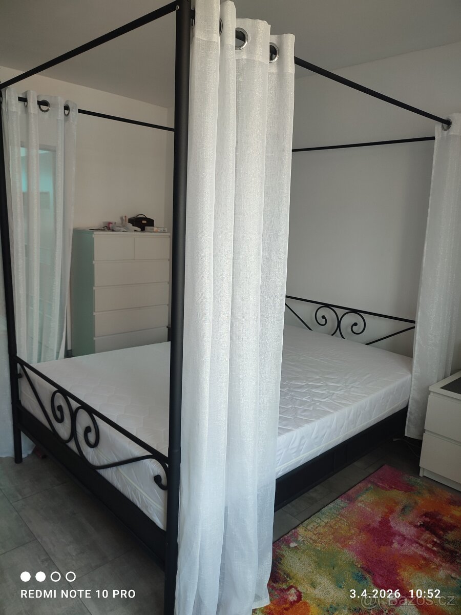 Kovová postel s nebesy - 2
