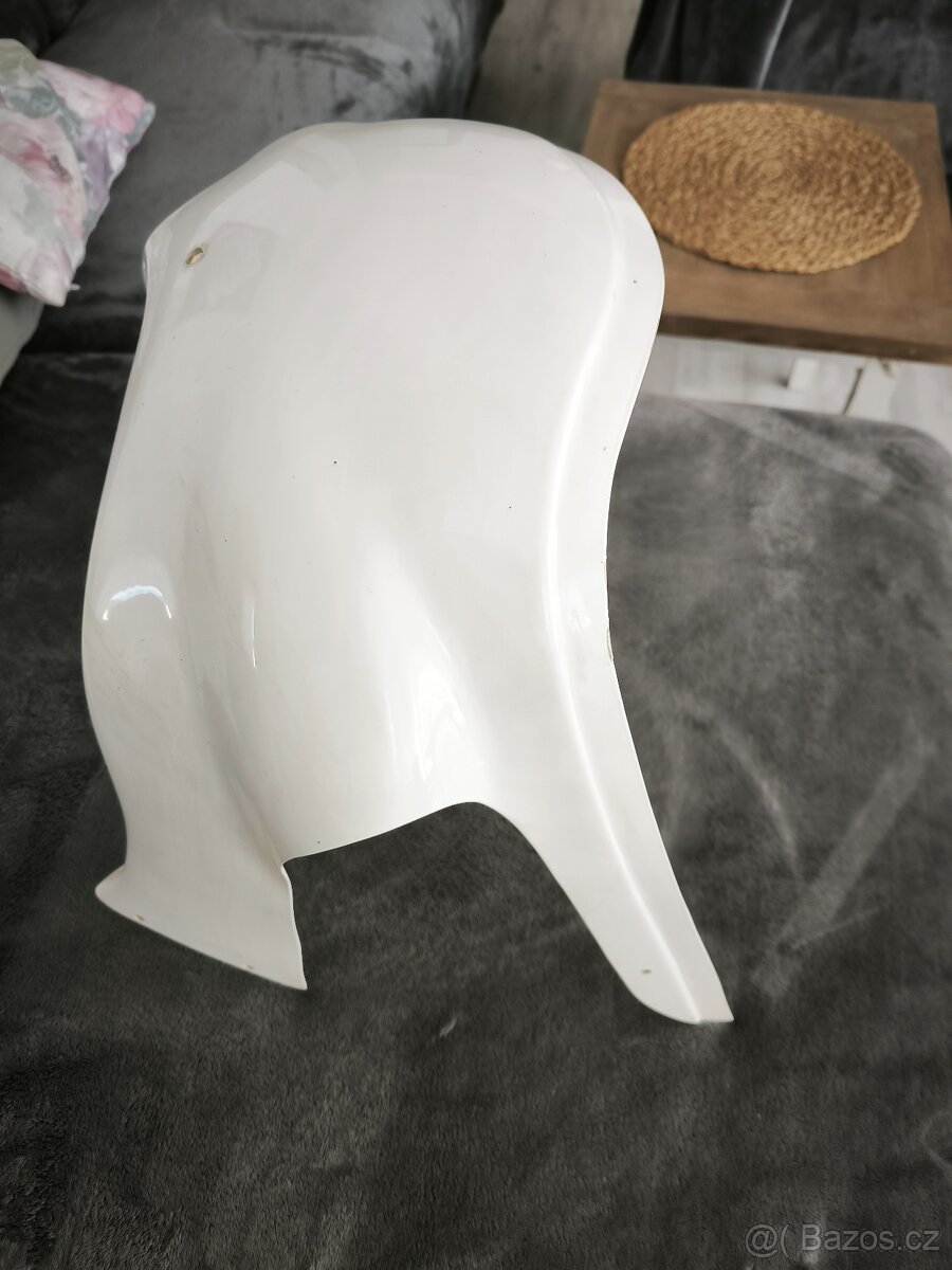 přední kapota - 2