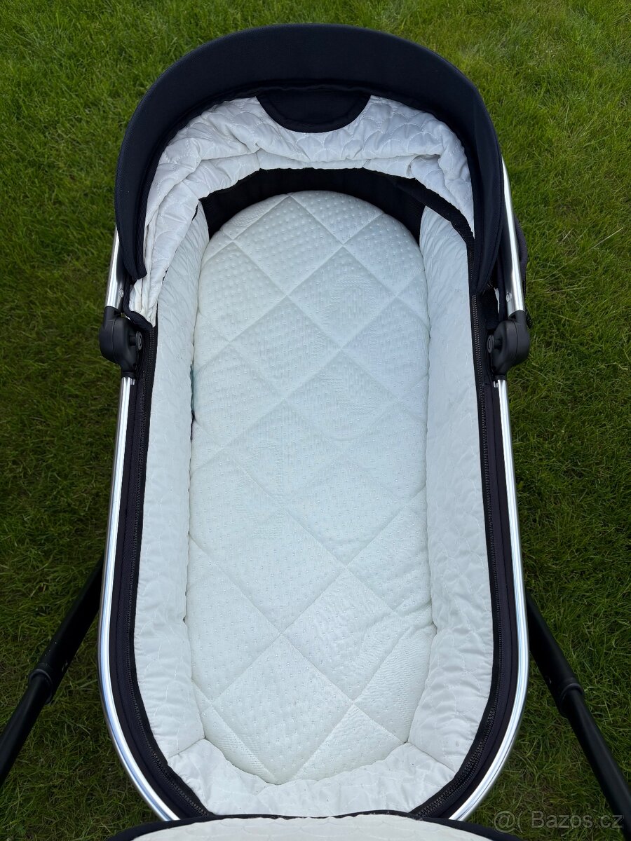 Kočárek Moon Resea S - 2