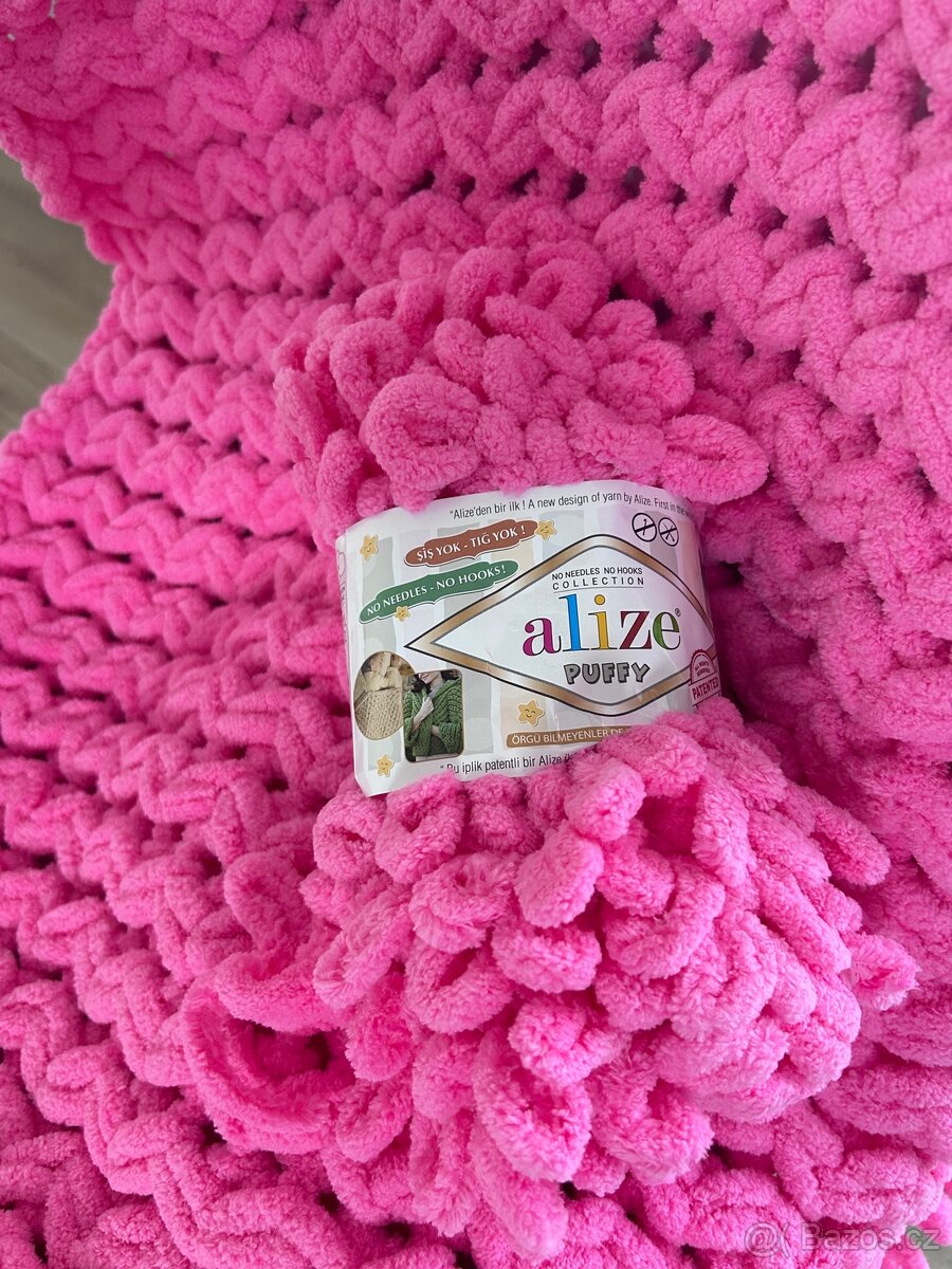 Sytě růžová puffy deka - 2
