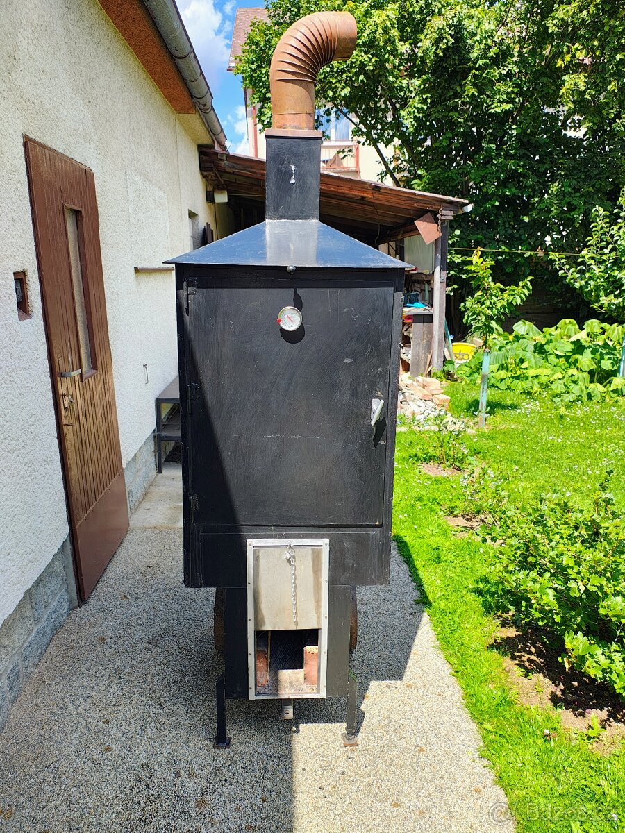 Udírna s grilem - 2