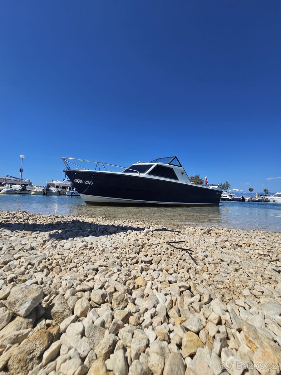 PRODÁM KAJUTOVOU LOĎ SWAYZER SAPHIR 650 CUP - 2