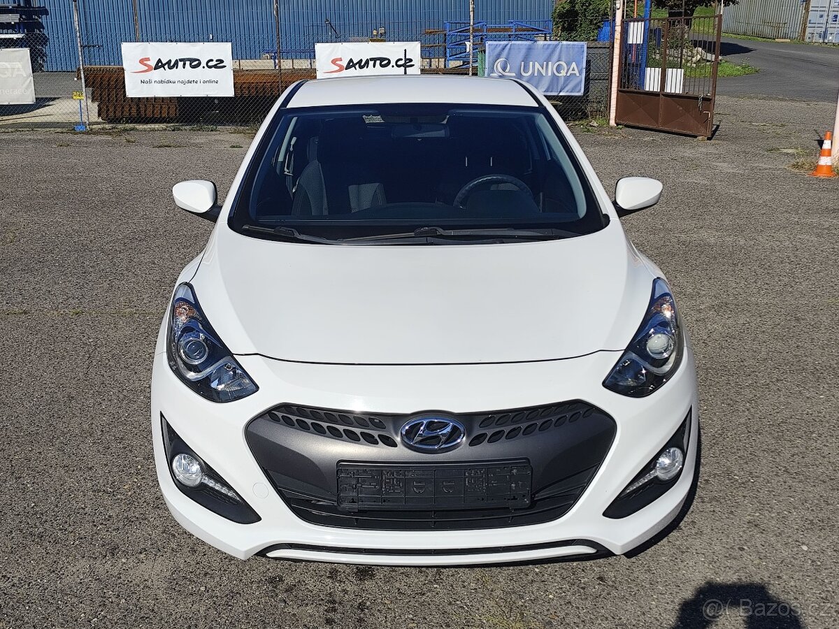 Hyundai i30 Cupe.1.4,16V,73kw.R.V.9/2014.STK Nová.Km 124 300 - 2