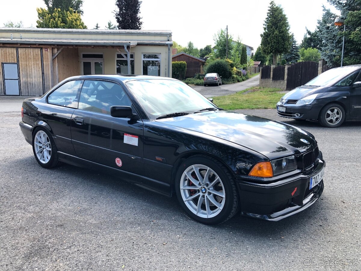 Bmw e36 V8, závodní - 2