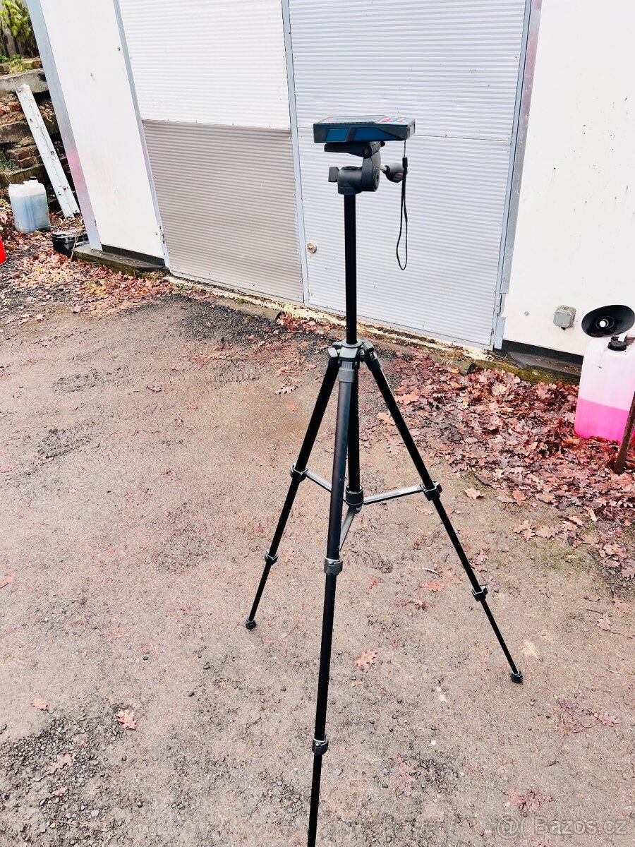 Profesionální laserový měřic Bosch i se stativem - 2