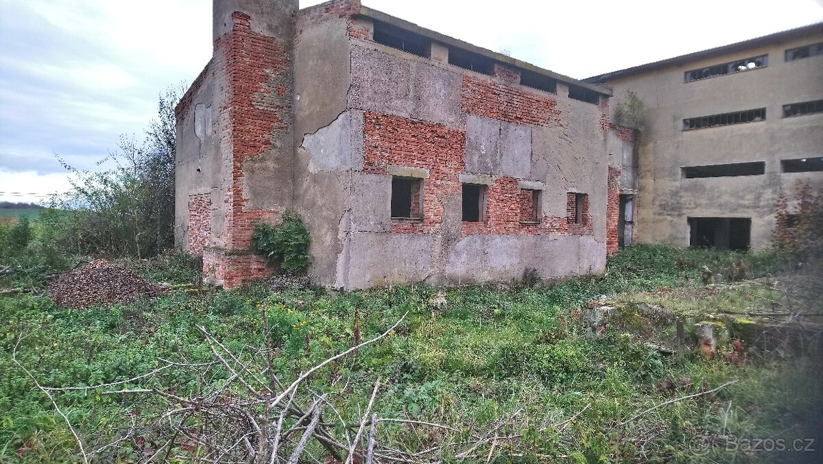 Pozemek u Lubence - 2