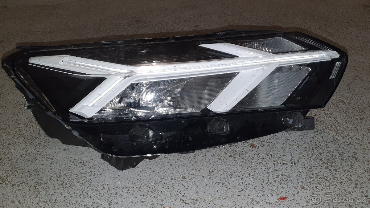 pravé světlo na Dacia Jogger - 2