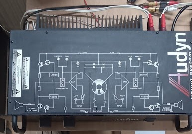 Audyn AD-600T zesilovač 2x300W - 2