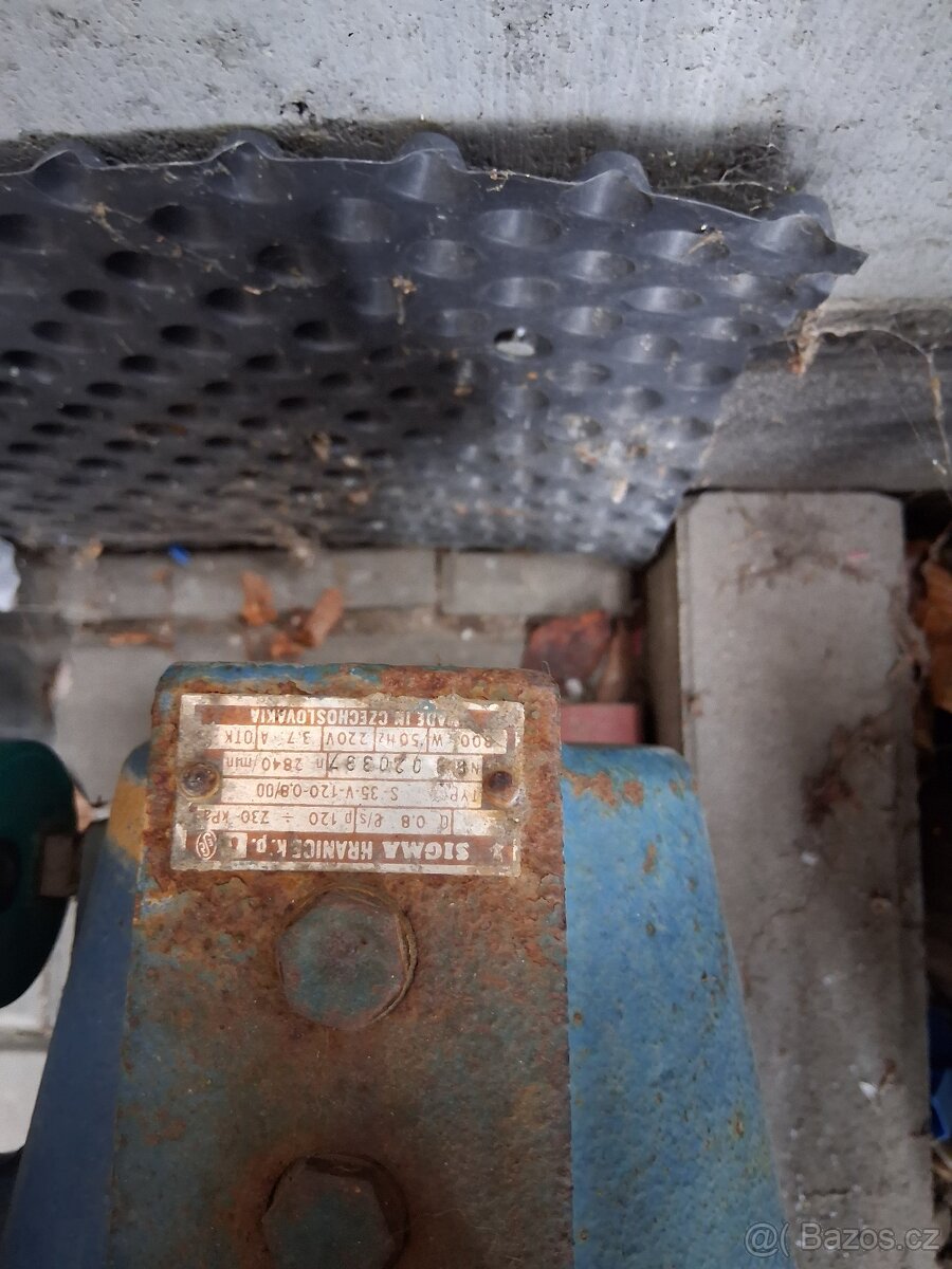 Prodam poctivé čerpadlo včetně motoru - 2