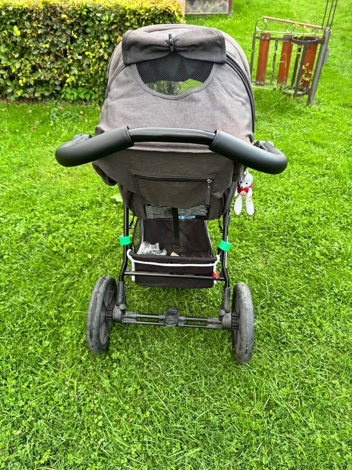 Dětský kočárek - 2
