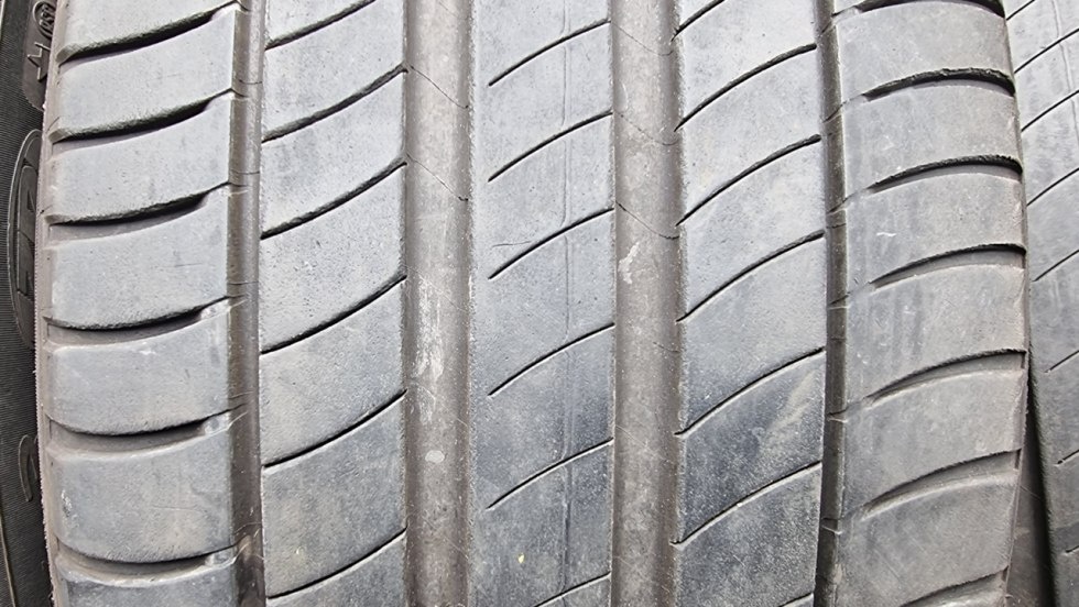 Letní pneu 245/45/18 Michelin Run Flat - 2