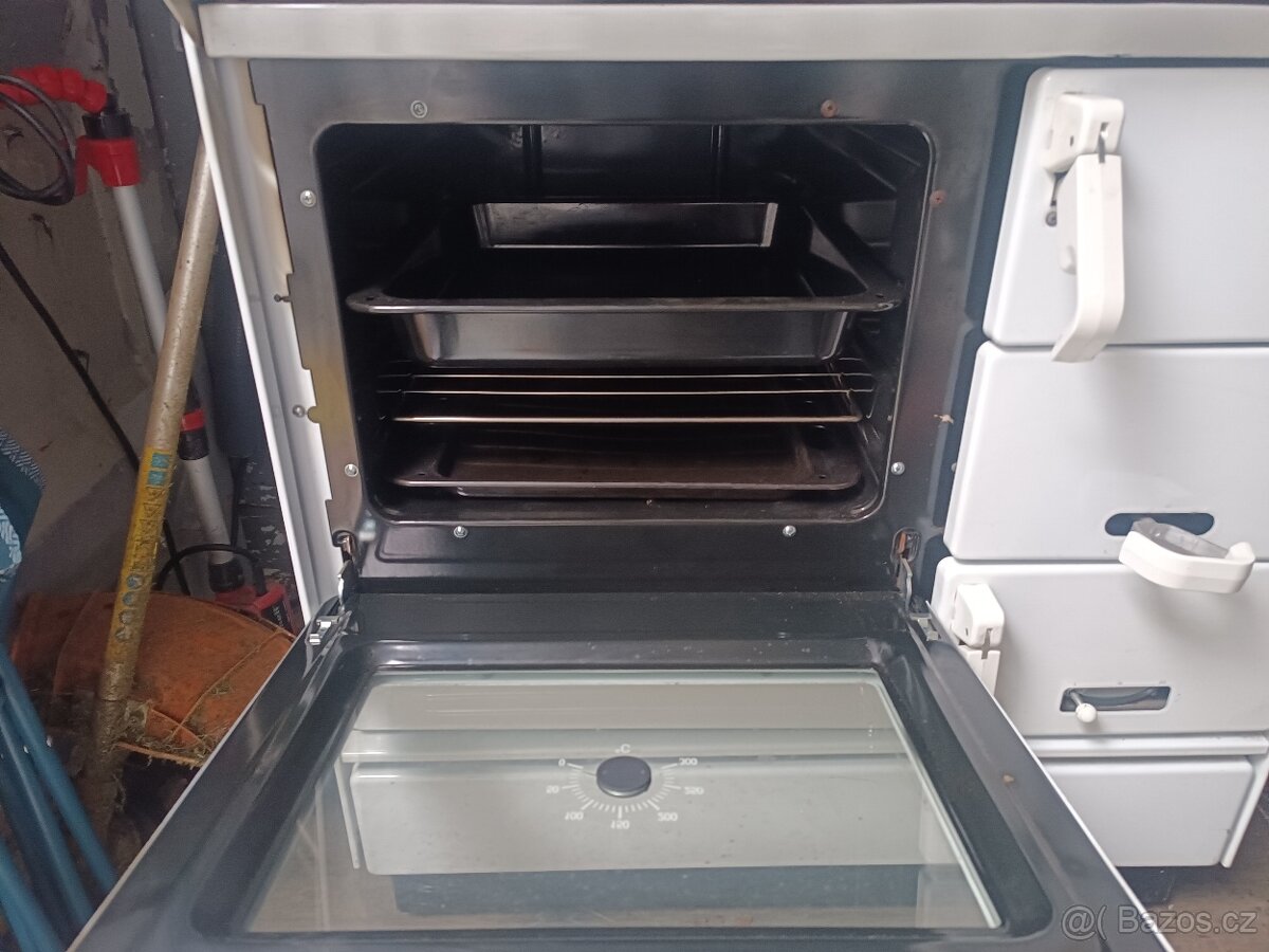 Kamna Moravia 9100 - 2