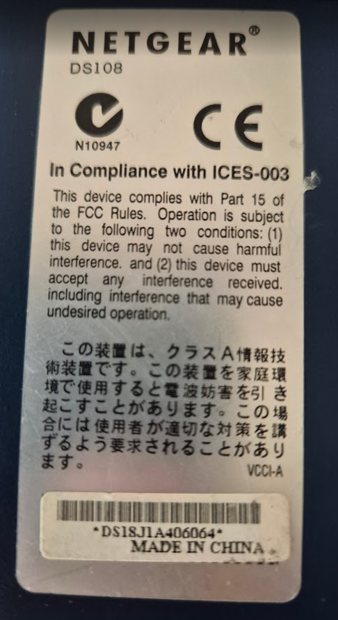 Switche. Cena za vsechny tri. - 2